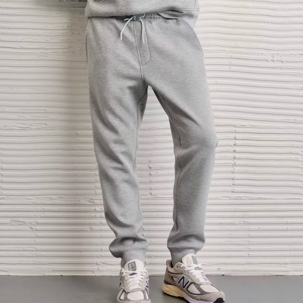 SOLD! NWT-AE 24/7 Jogger Men’s size M Gray